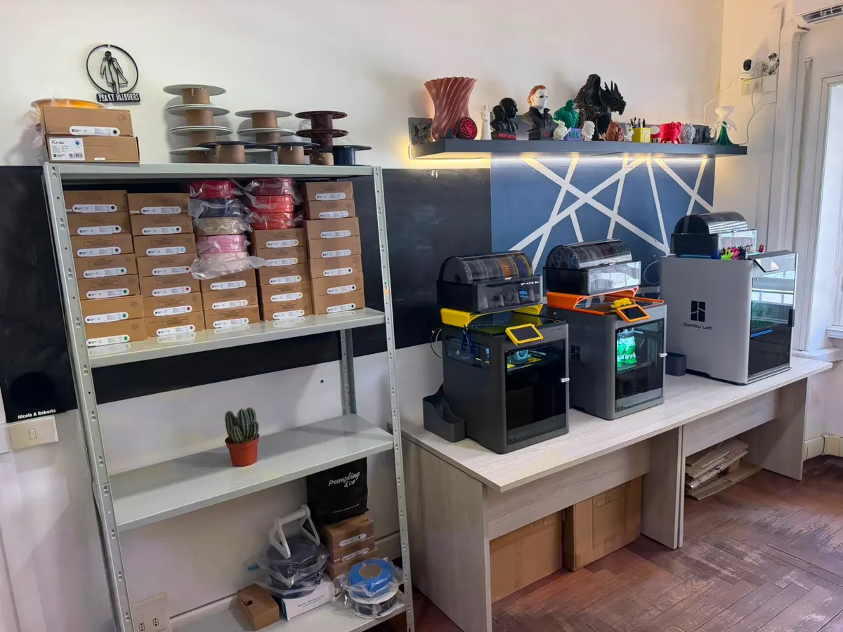 Postazione di stampa e magazzino filamenti BertaPrint